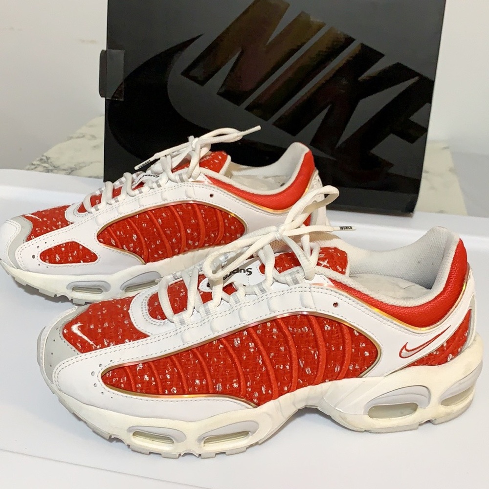 Supreme x Nike Air Max Tailwind IV Red White - Picture 4 of 16